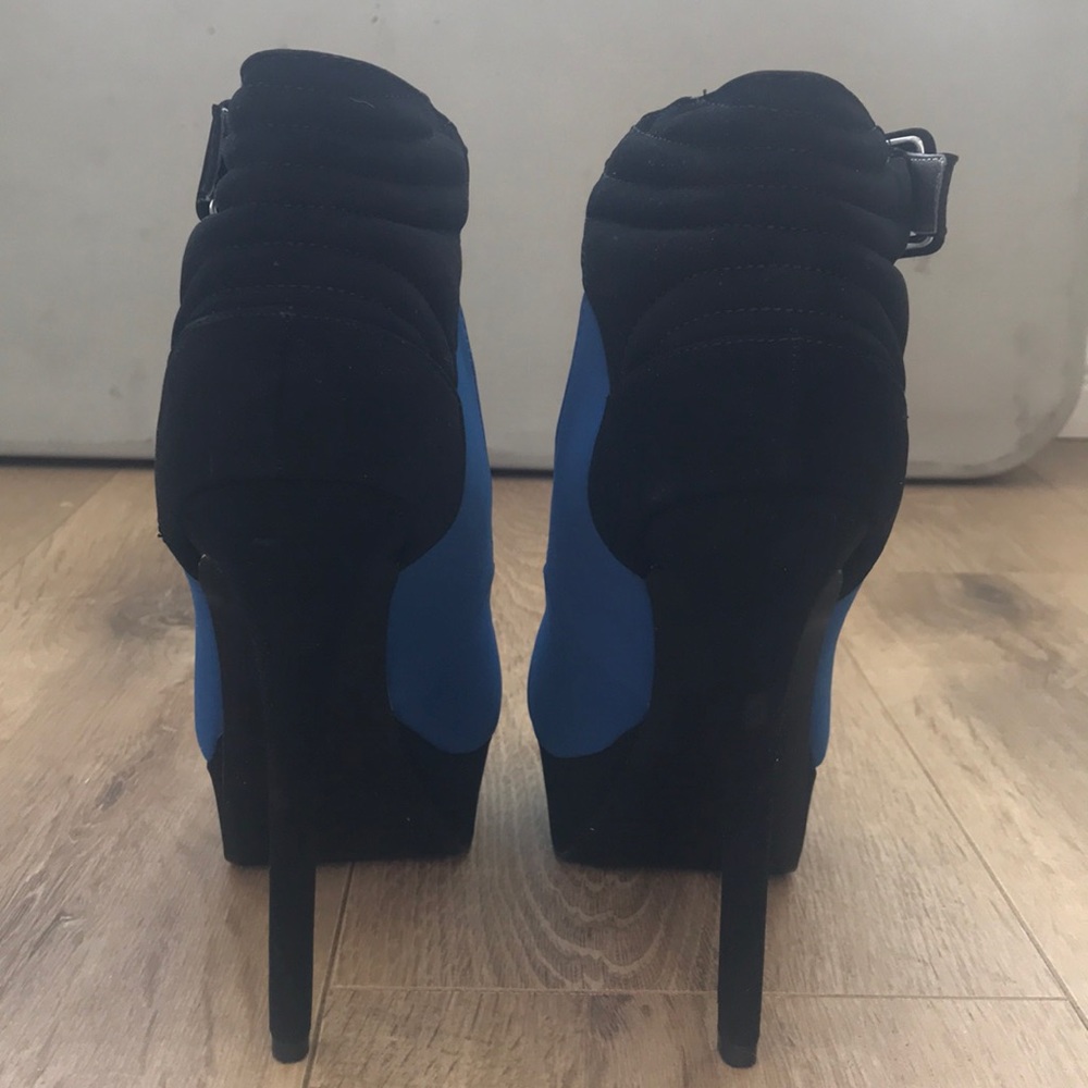 Heels - Picture 5 of 8